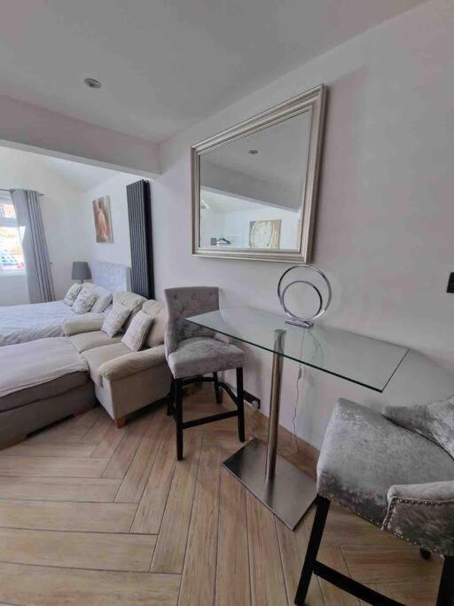 Lovely Studio Annex In Lilliput Poole Bagian luar foto