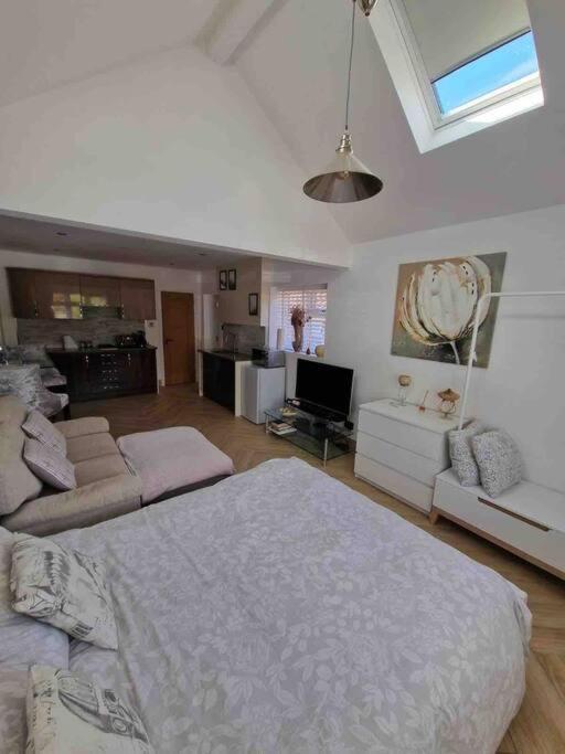 Lovely Studio Annex In Lilliput Poole Bagian luar foto